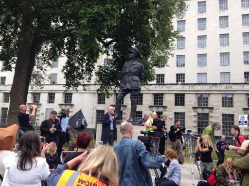 11756469_677592762340740_1636218655_n